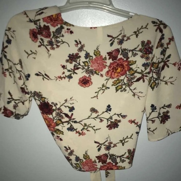 Floral tie top - Picture 2 of 3